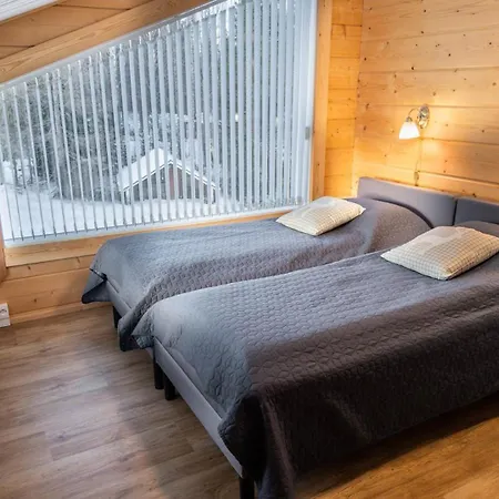 Lehtoniemi With Pick-up Service By Insider Villa Rovaniemi