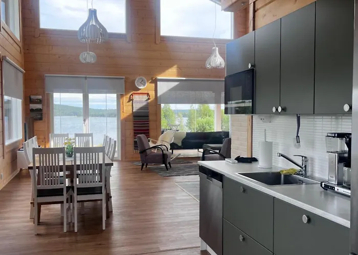 Lehtoniemi With Pick-up Service By Insider Villa Rovaniemi